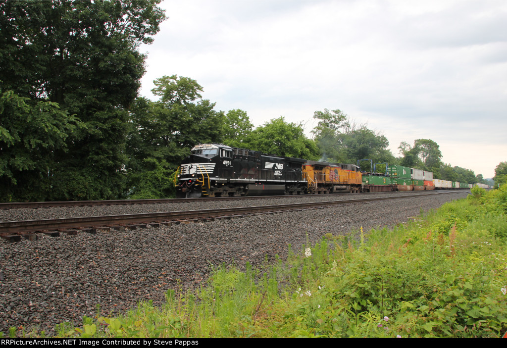 NS 4591 with train 21E